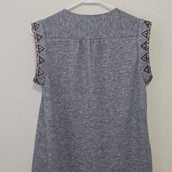 THML EMBROIDERED SHIFT DRESS SIZE SMALL. - Picture 4 of 10